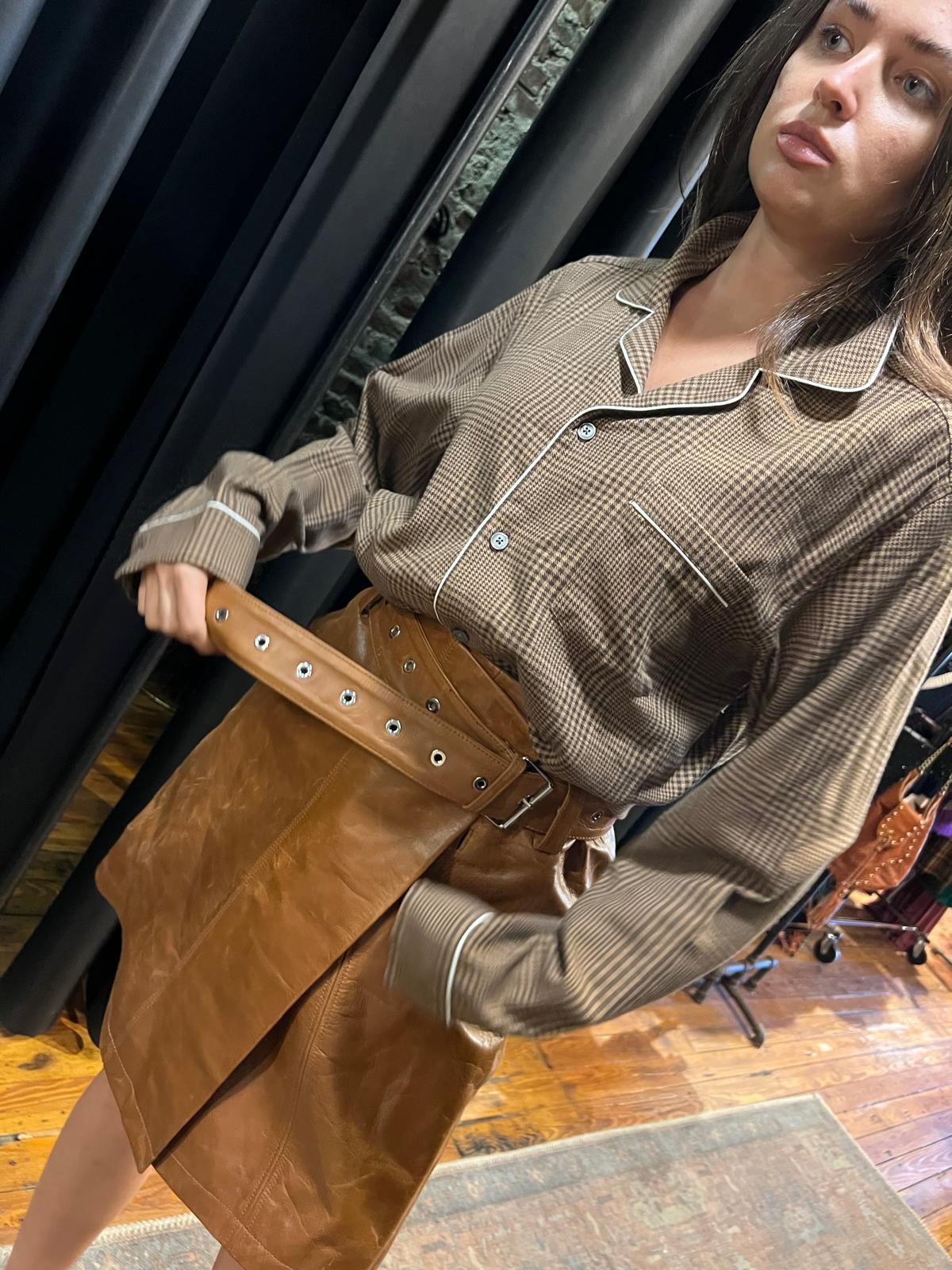 Leather short skirt with belt