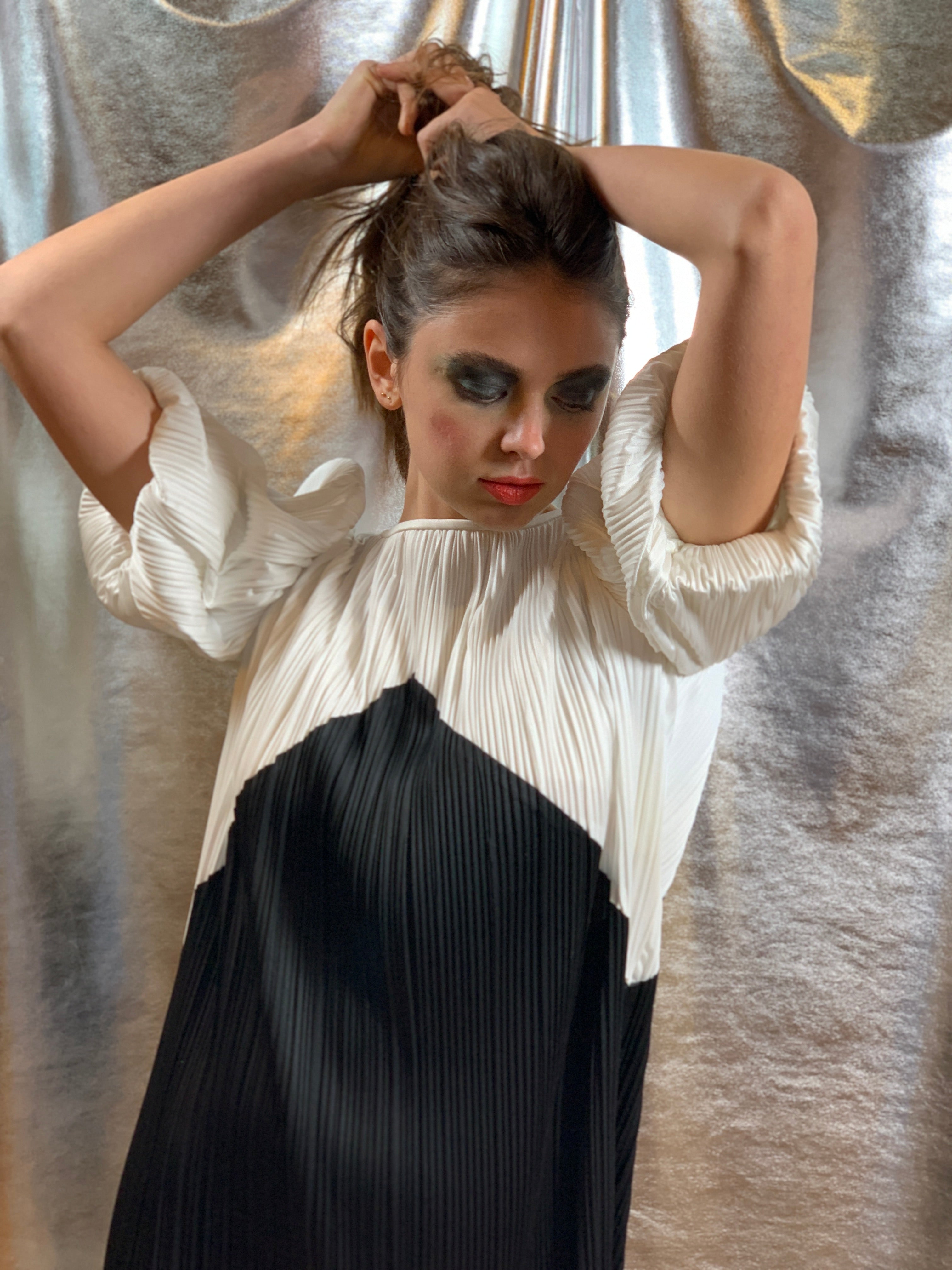 black and white pleated dress Black and white pleated dress – MyMothersArmoire