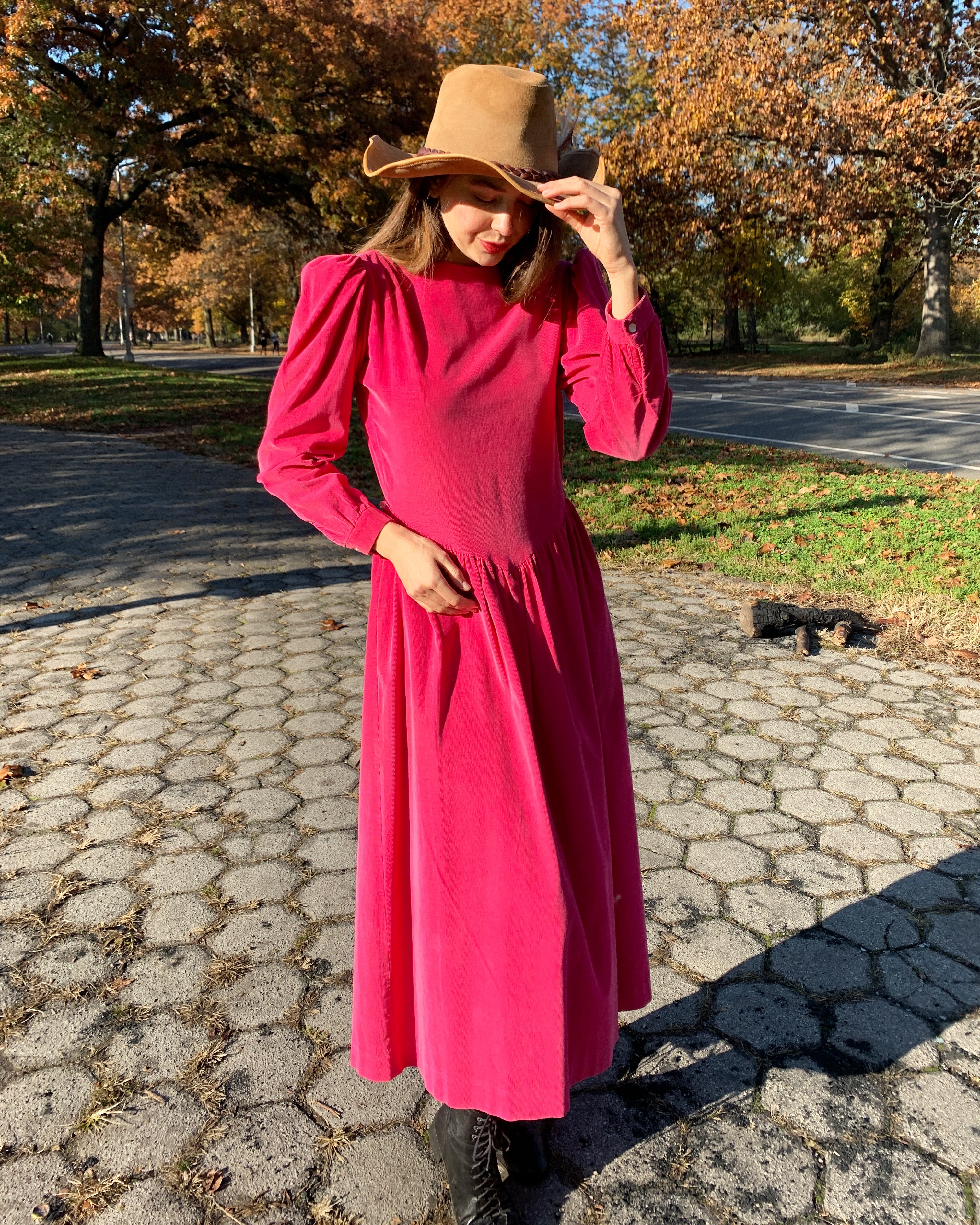 Pink corduroy low waisted midi                            (undetectable flaw)